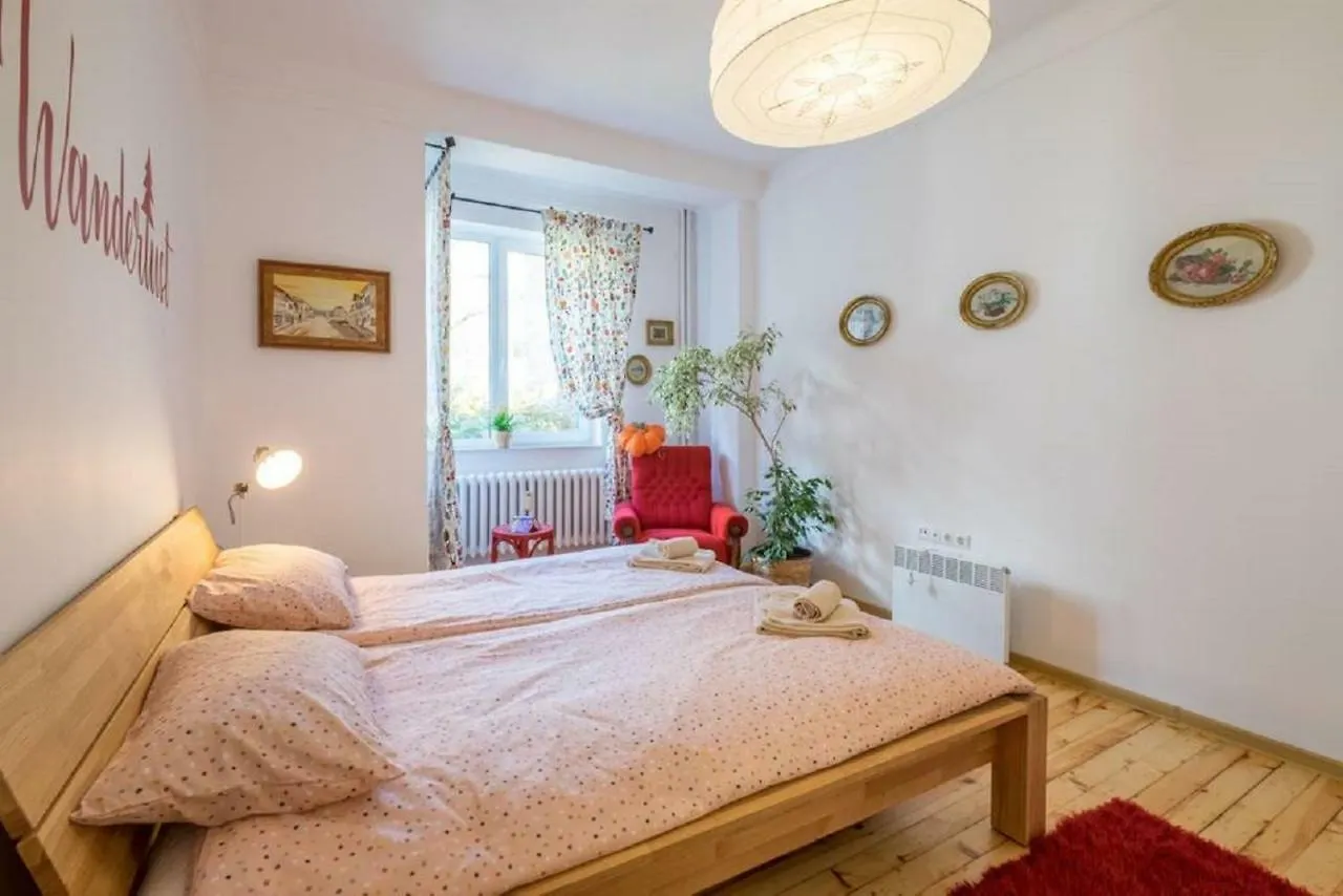 Downtown Wanderlust Apartment ソフィア