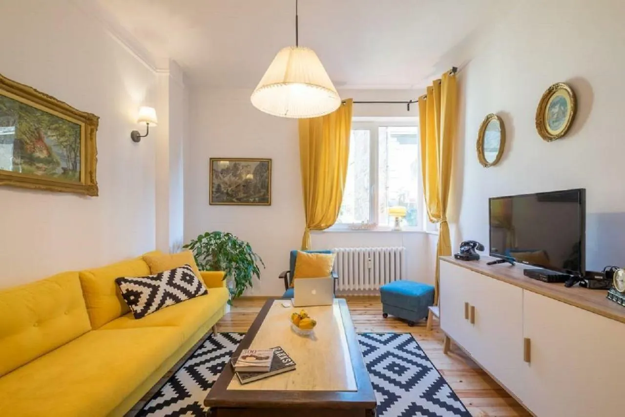Downtown Wanderlust Apartment ソフィア