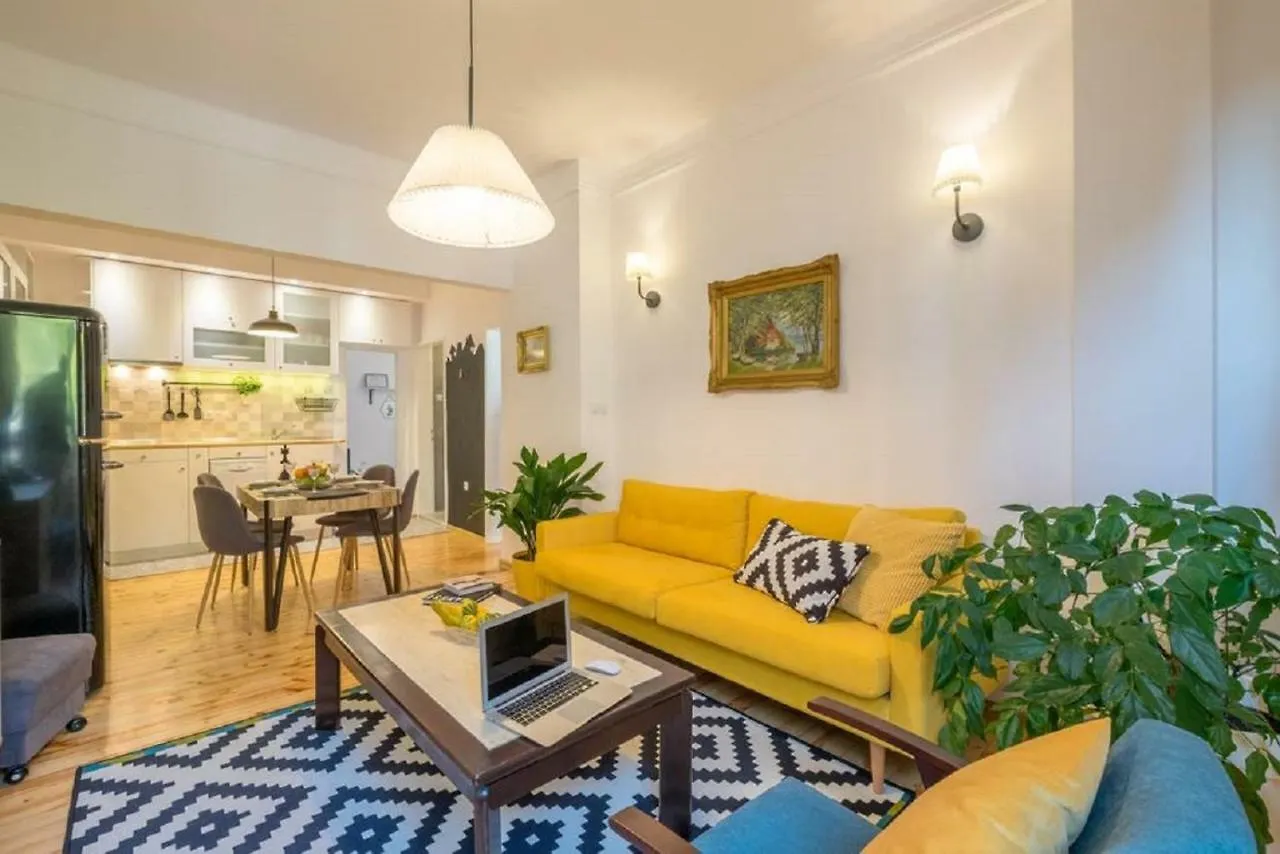 Downtown Wanderlust Apartment ソフィア